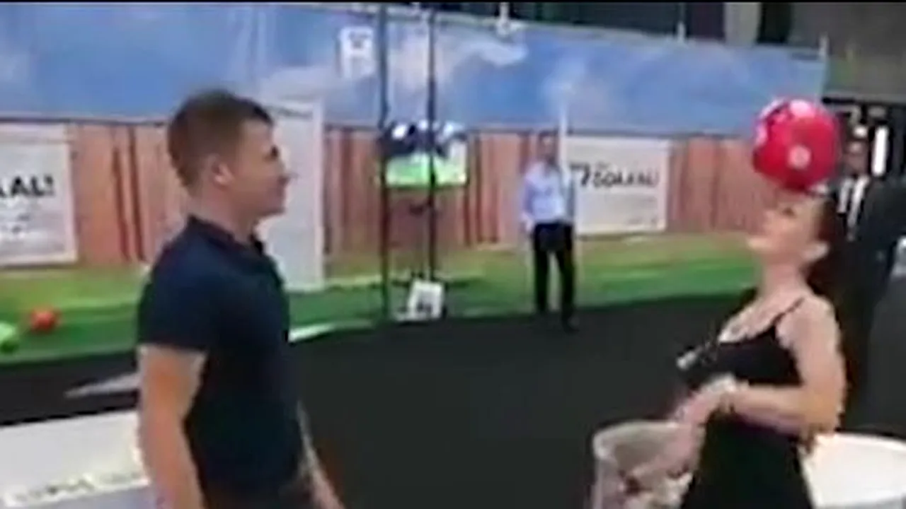 Dacă jonglează aşa pe tocuri, oare cum ar juca pe terenul de fotbal?
