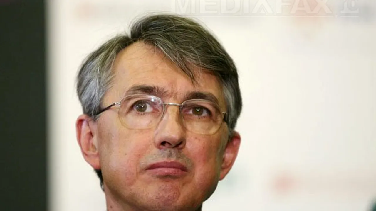Patapievici şi-a prezentat motivele demisiei de la ICR, în prezenţa unor personalităţi ca Mircea Cărtărescu şi Cristi Puiu
