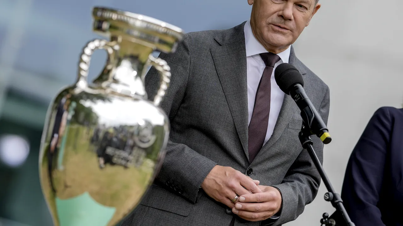 Cancelarul german marchează numărătoarea inversă de un an pentru Euro 2024