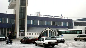Alarmă falsă de gripă porcină pe aeroportul Tg. Mureş - VIDEO