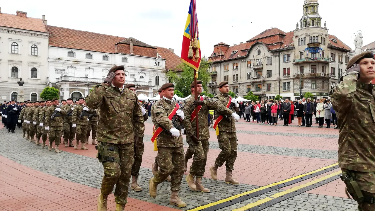 Ziua Europei la Timişoara: Defilare militară, atelier de caricatură şi concerte | FOTO