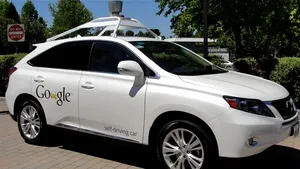 Două vehicule fără şofer, aproape de o coliziune în SUA. Google şi Delphi neagă informaţiile