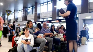ANAT: Greva controlorilor de trafic aerian provoacă pierderi agenţiilor de turism