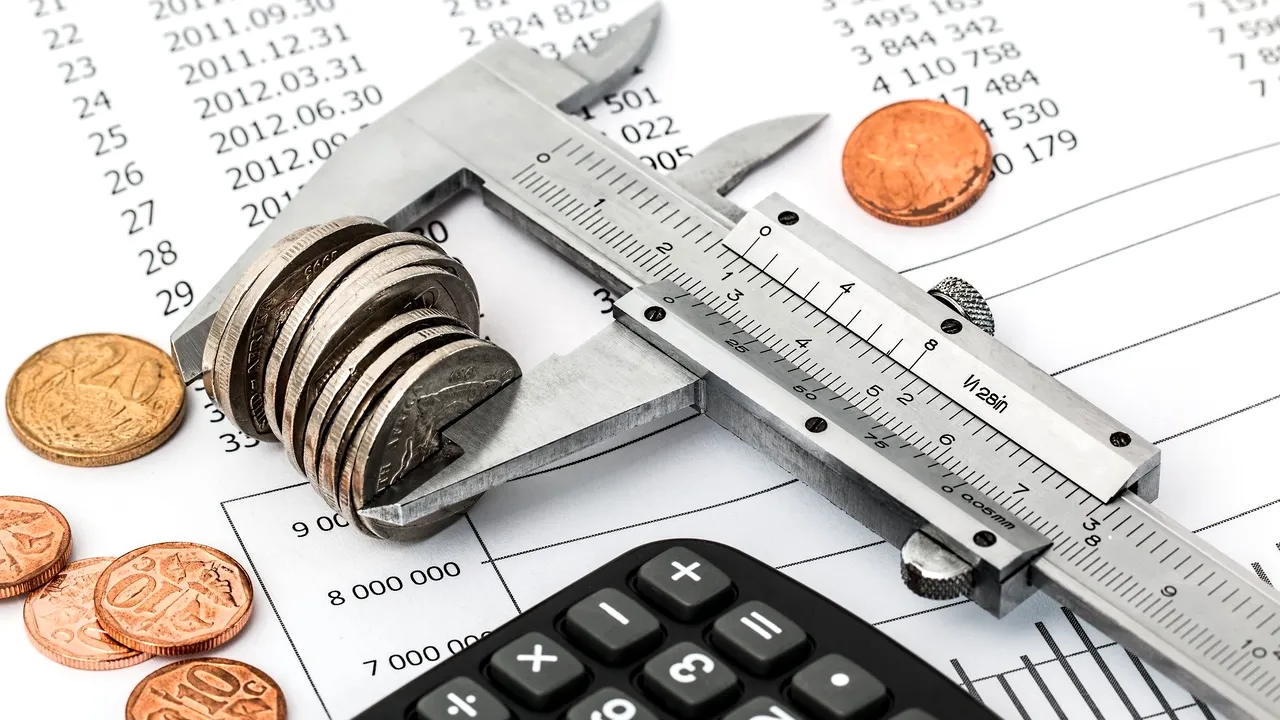 Guvernul, contrazis de Comisia Europeană. România va avea o scădere economică de 6% şi un deficit de 9,2% din PIB