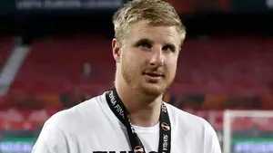 Ciudata retragere din fotbal a austriacului Hinteregger, la doar 29 de ani. În mai, triumfase în Europa League cu Eintracht
