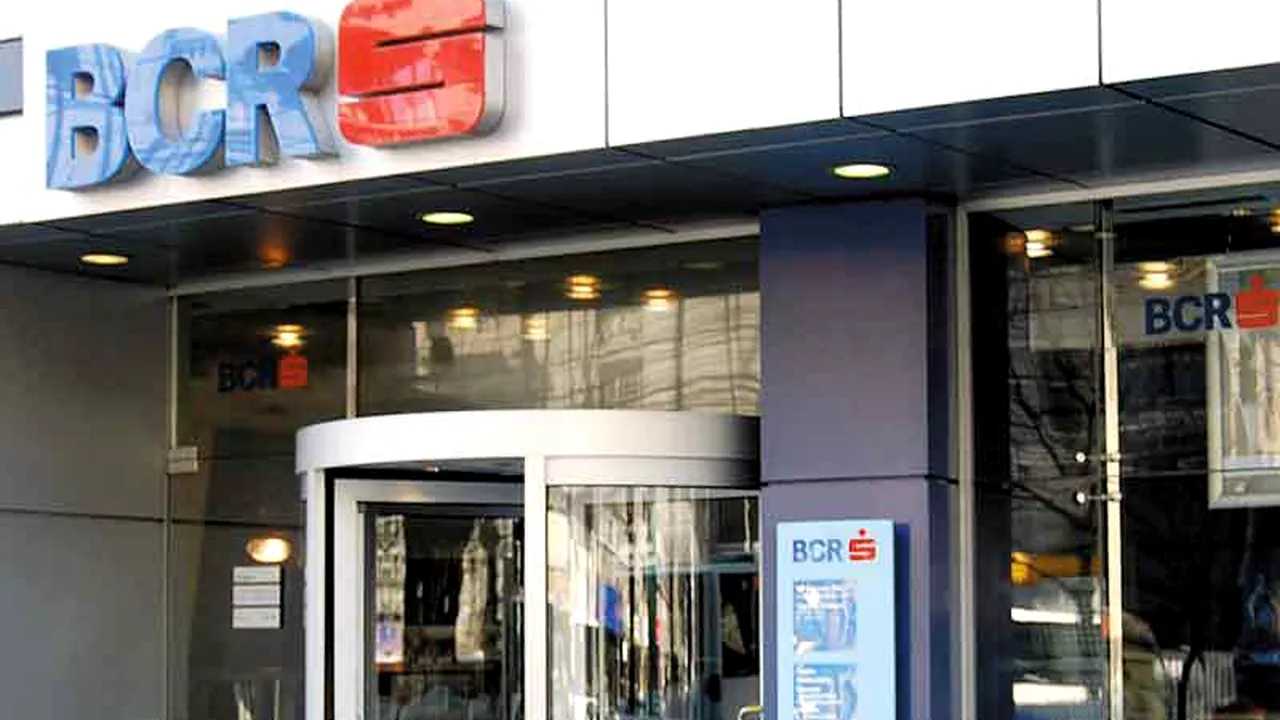 Ce se va întâmpla cu sistemul informatic care gestionează bancomatele în noaptea de vineri spre sâmbătă. Anunţul BCR
