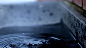 Apa de la robinetele din Breaza este nepotabilă din cauza unei bacterii depistate în reţea
