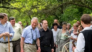 Prinţul Charles, încântat de pâinea secuiască pe care a mâncat-o la Valea Zălanului