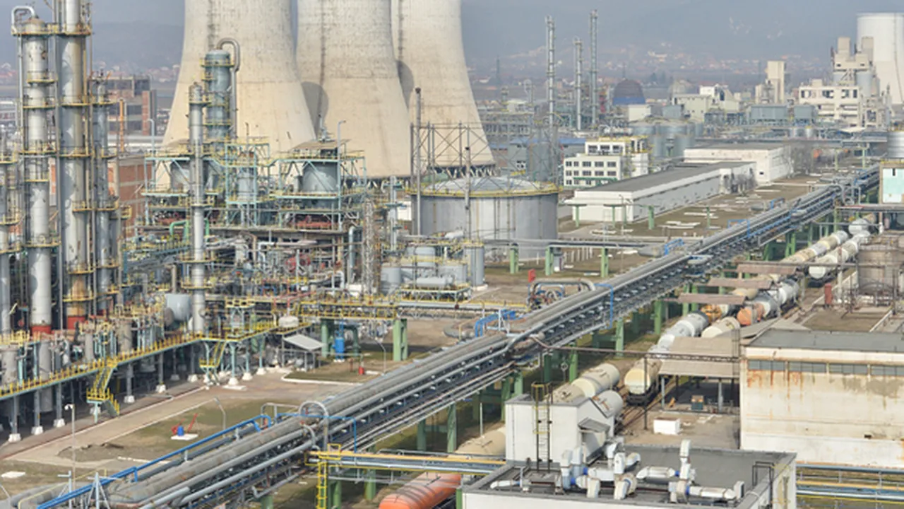 Oltchim Râmnicu Vâlcea a rămas cu 177 de angajaţi după vânzarea activelor către Chimcomplex 