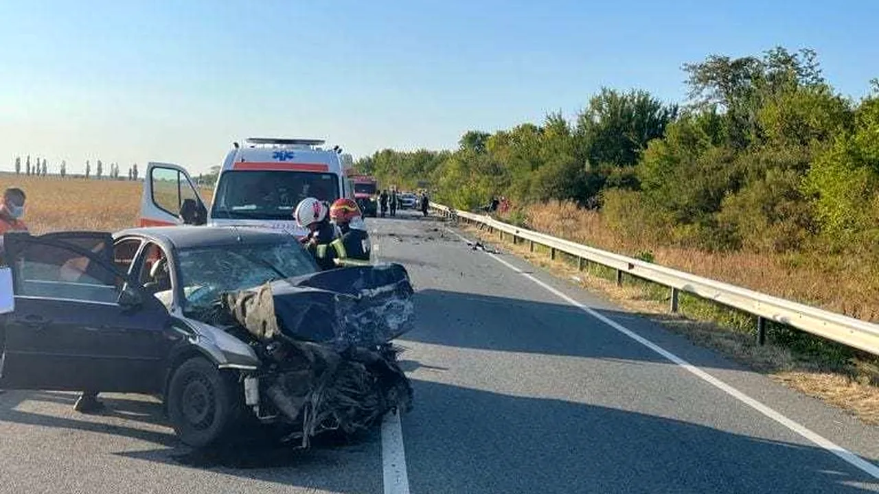 Accident în Dolj. Un om a murit şi 2 au fost răniţi după impactul frontal dintre două maşini 