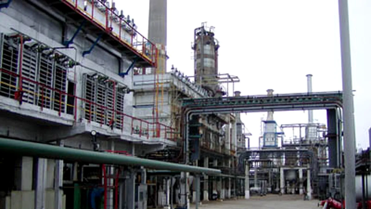 Rompetrol va livra joi 2.000 tone de păcură către CET Midia