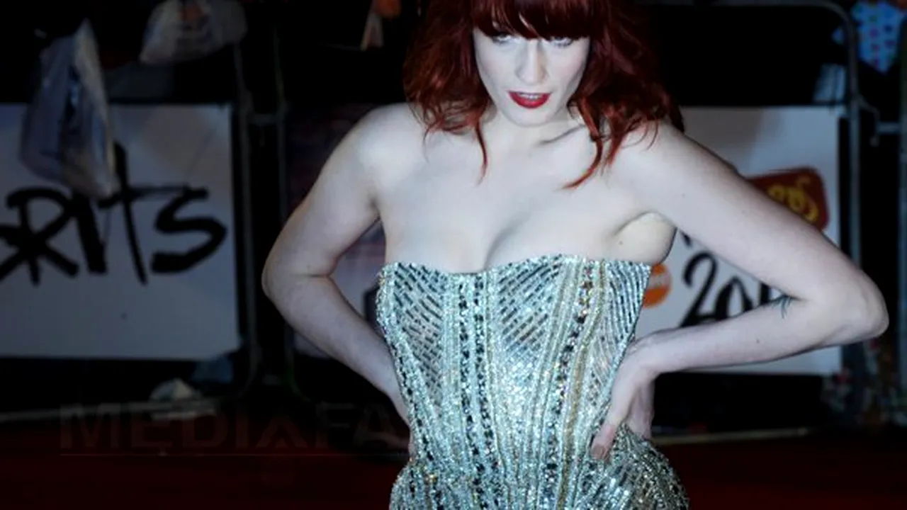 Florence Welch a eclipsat-o pe Adele la gala NME Awards 2012