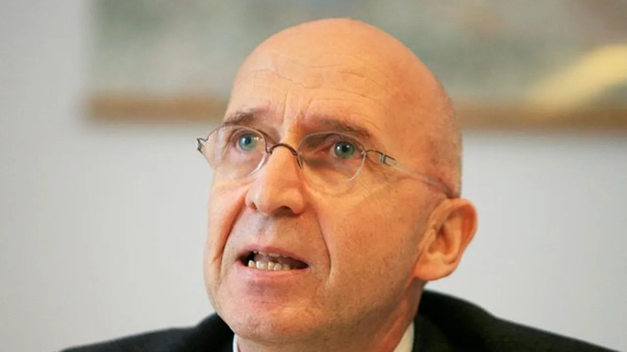 Ambasadorul Franţei, despre parodierea lui Mungiu: Asimilarea lui cu un cerşetor e complet deplasată