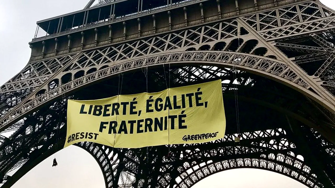 Autorităţile franceze, în faţa unor NOI proteste în Paris. Turnul Eiffel şi alte obiective turistice vor fi închise sâmbătă 
