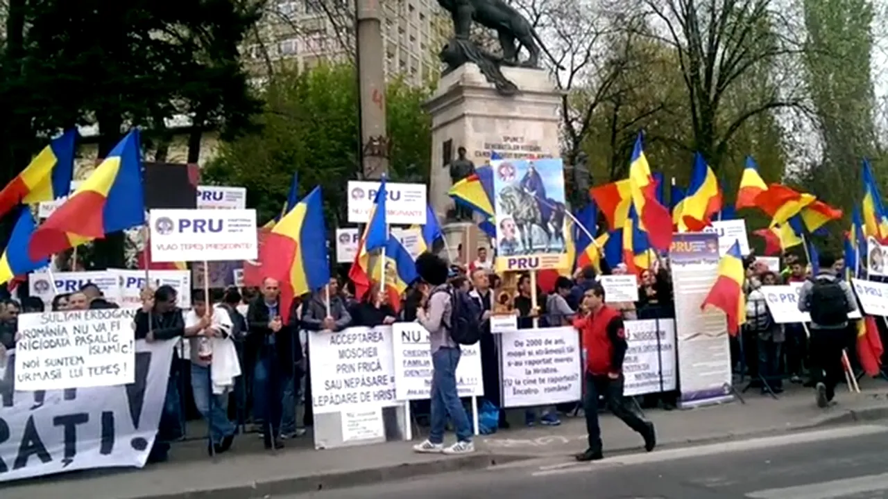 Protest cu cântece legionare la Cotroceni  împotriva construirii unei moschei în Capitală - VIDEO 