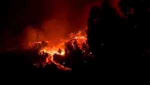 Lava vulcanului Cumbre Vieja a ajuns în apele oceanului