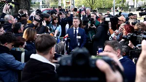 Prima reacție oficială a României după alegerile din Ungaria. Bolojan, mesaj pe X pentru Magyar