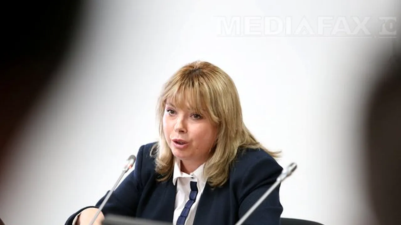 Ministrul Finanţelor, Anca Dragu, avertizează: Impactul bugetar al legii salarizării este 4,8 miliarde de lei, riscăm deficit excesiv