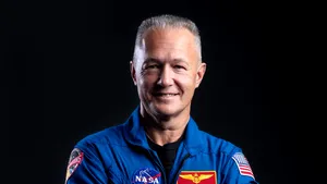 Astronautul Doug Hurley s-a lovit la cap în momentul întâlnirii cu colegii săi de pe Staţia Spaţială