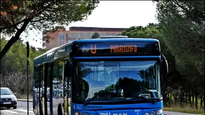 Oraşul în care primeşti amendă dacă le încalci celorlalţi spaţiul în transportul în comun