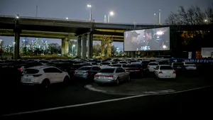 Sud-coreenii au venit cu o idee îndrăzneaţă de a-ţi petrece timpul în aer liber. Cinematograful 