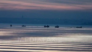 MAI: Victimele accidentului de la Constanţa, căutate cu bărci cu vâsle şi bărci cu motor