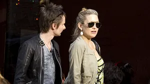 Kate Hudson este noua muză a solistului formaţiei Muse