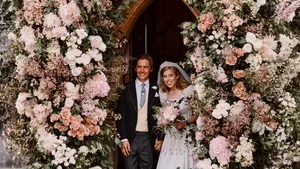 Cum arată o nuntă regală în pandemie. Prinţesa Beatrice a purtat rochia Reginei