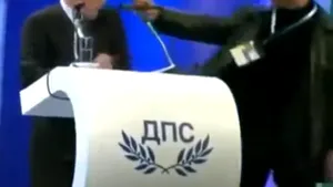 Atentat ce l-a vizat pe liderul partidului minorităţii turce din Bulgaria: Un bărbat a încercat să tragă asupra politicianului - VIDEO