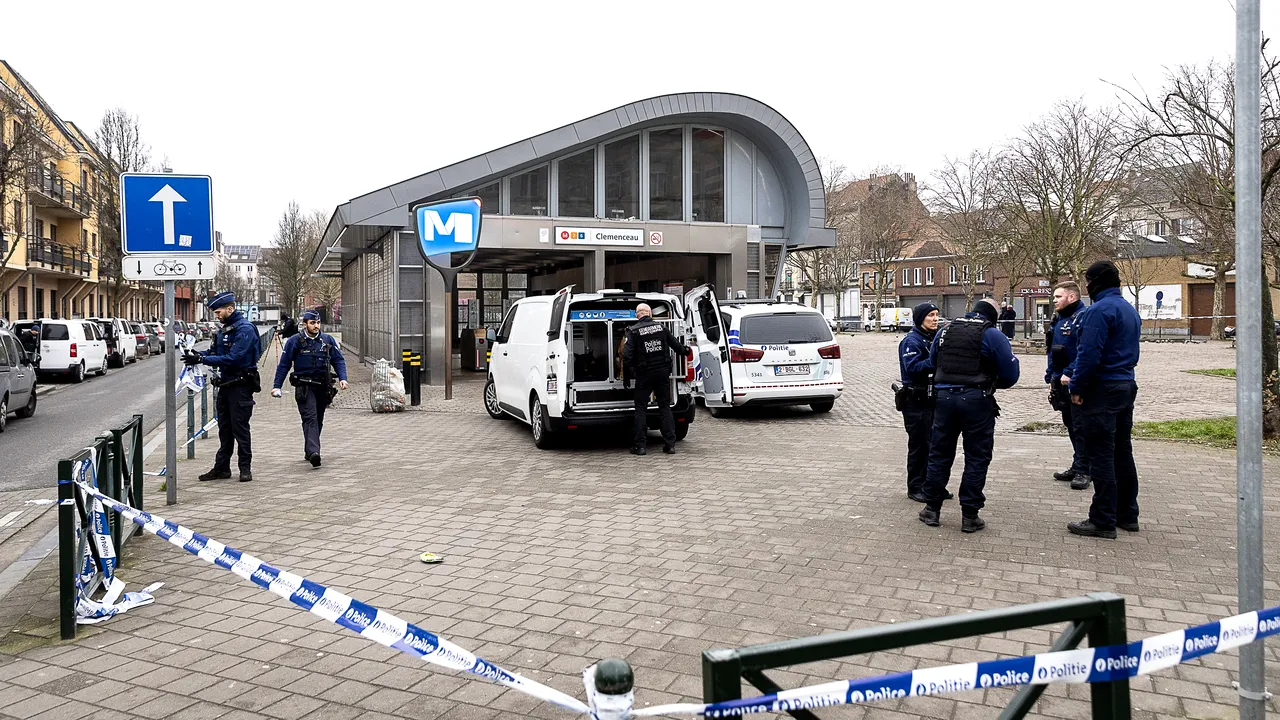 Încă un incident armat în staţia de metrou din Bruxelles în care miercuri s-a tras cu puşca de asalt