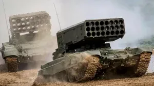Războiul din Ucraina, ziua 900. Conflictul a intrat într-o nouă fază: ruşii au recunoscut că au folosit armament neconvenţional, ca să-i alunge pe ucraineni / Kievul, atacat peste noapte în centru şi la est / Alertă la centrala nucleară Zaporojie
