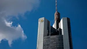 Germania respinge oficial oferta UniCredit privind Commerzbank