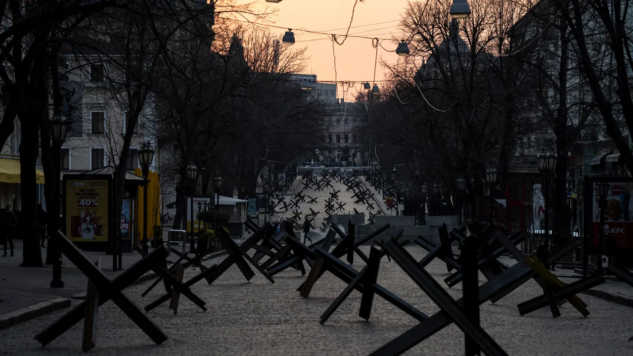 Patru rachete ruseşti au lovit Odesa, anunţă armata ucraineană. 