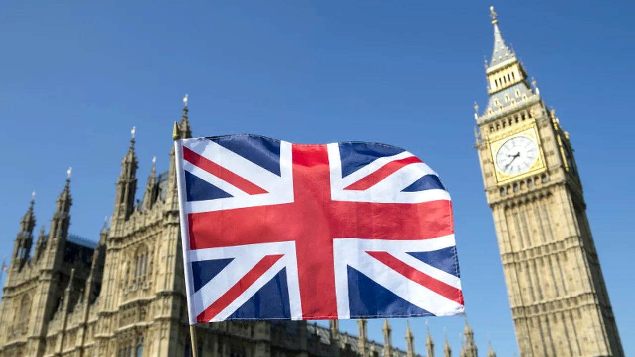 Drapelul de la Ambasada Marii Britanii la Bucureşti, coborât în bernă