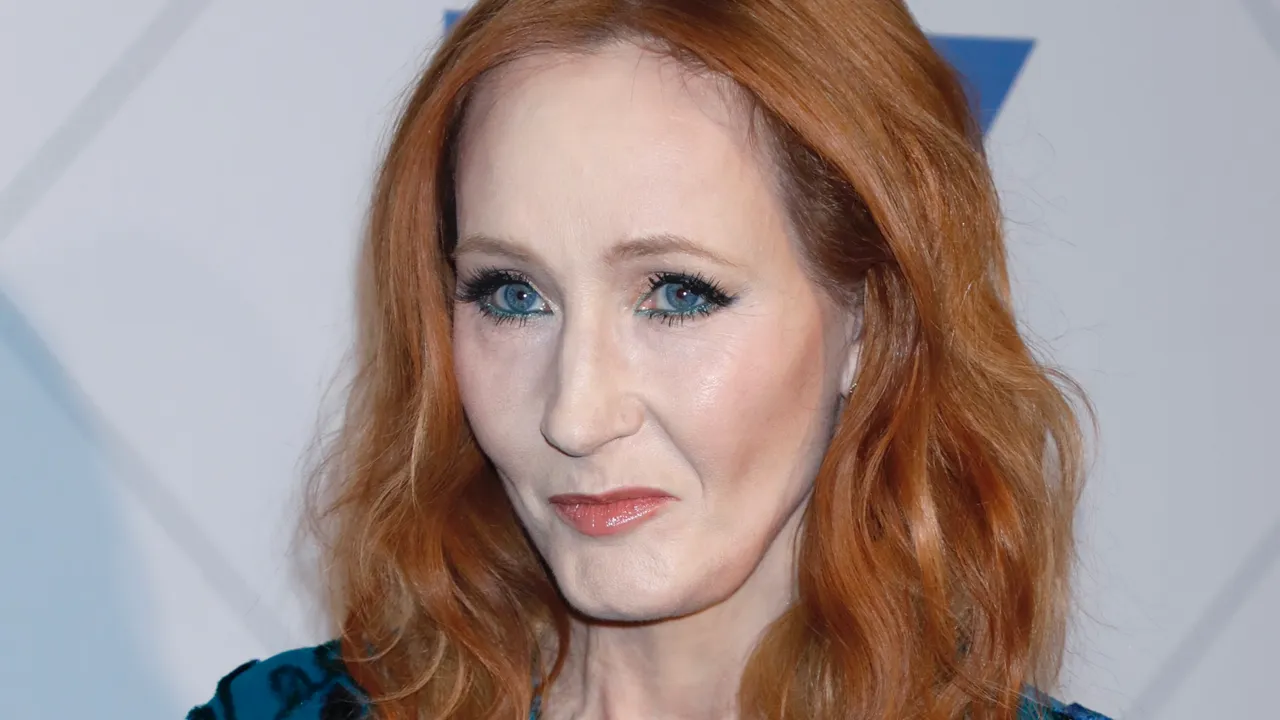 JK Rowling, în contextul noii legi scoţiene privind infracţiunile motivate de ură: Arestaţi-mă