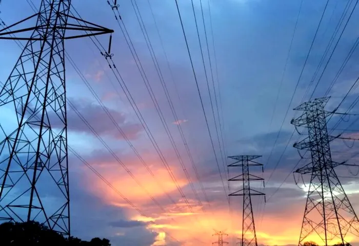 ANALIZĂ Cât curent și gaze naturale consumă românii în prima zi de Crăciun. De la primele ore ale Ajunului, România este exportator net de energie