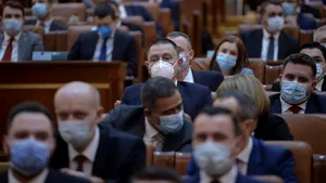 Deputaţii au votat prelungirea zilei de lucru să aleagă preşedintele Camerei şi Biroului Permanent