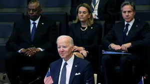 Importanţi oficiali americani vizitează Kievul. Zelenski cere mai multe arme grele pentru a recuceri teritoriile ocupate de ruşi