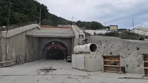 Autostrada Sibiu-Piteşti avansează cu primul tunel forat din România