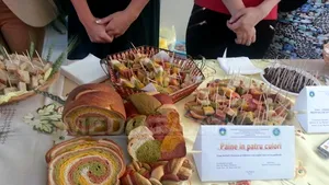 Cluj: Pâine în patru culori sau salam cu cartofi şi lapte la un festival alimentar al studenţilor - FOTO