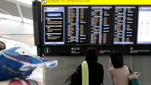 Zboruri anulate pe aeroportul londonez Heathrow şi transporturi perturbate din cauza ceţei dense