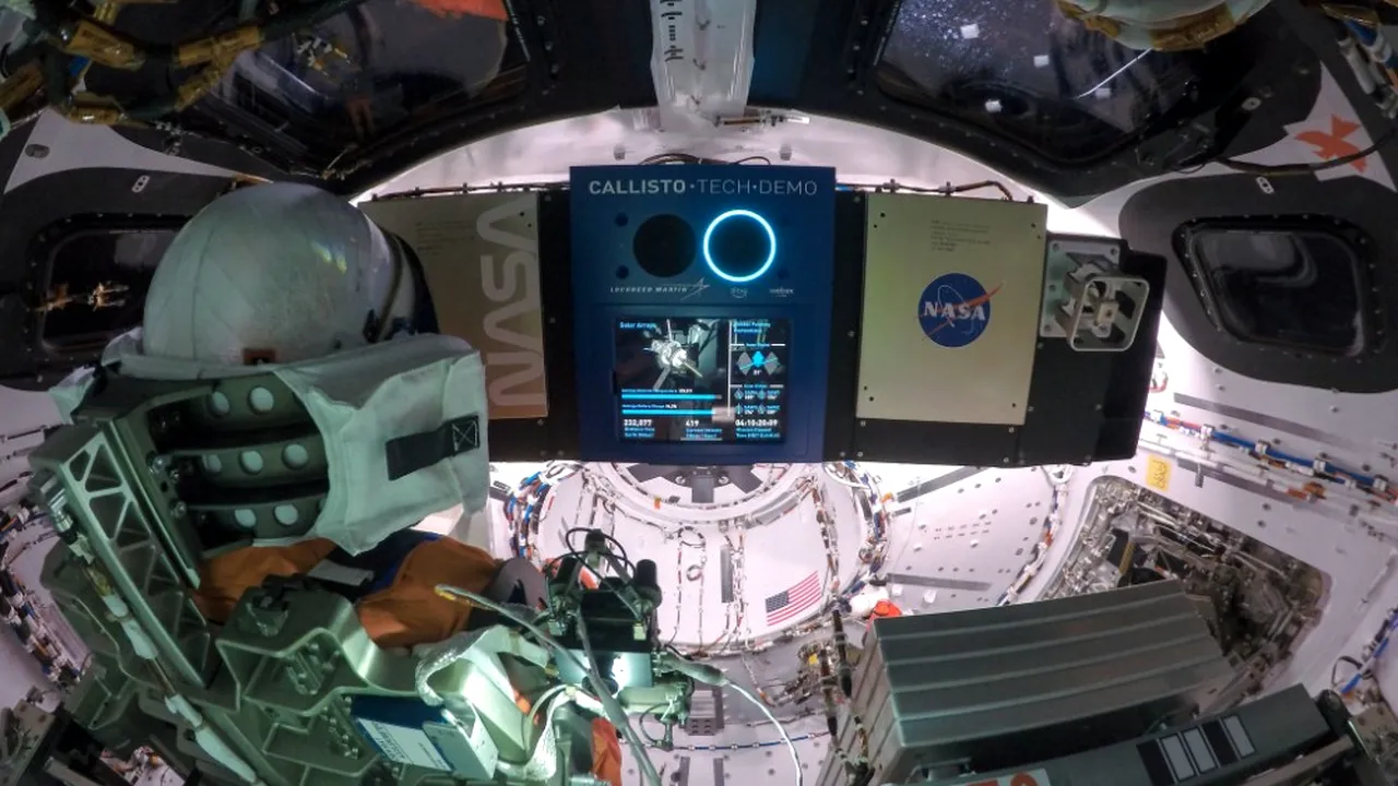 Capsula Orion a NASA s-a întors pe Pământ după un zbor pe Lună