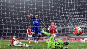 Arsenal ratează şansa de a se apropia de locurile care duc în competiţiile Europene. Remiza 1 la 1 de pe teren propriu cu Leicester revine în avantajul oaspeţilor