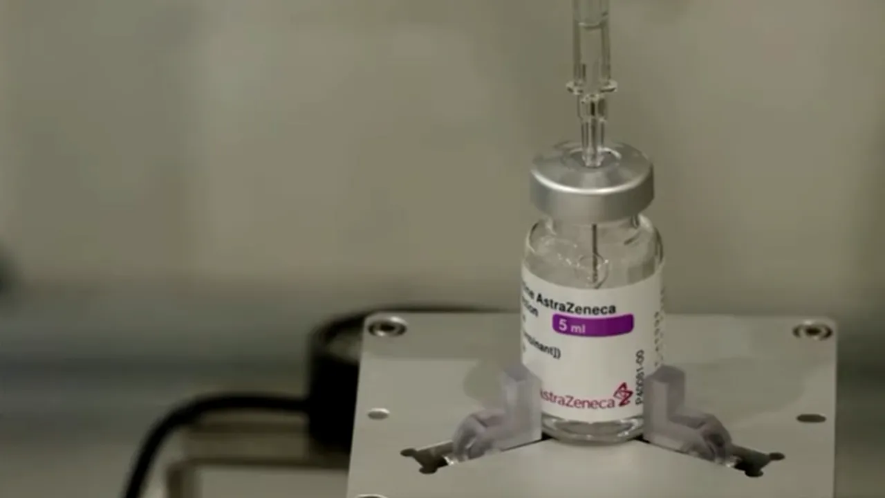 VIDEO Sistem robotizat care extrage mai multe doze de vaccin anti-COVID-19. Ţara care a implementat soluţia pentru a imuniza mai mulţi locuitori