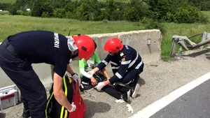 Anchetă după autocarul răsturnat la Braşov: Procurorii ridică înscrisuri; şoferul nu consumase alcool