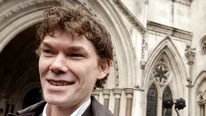 Un britanic care a pătruns în computerele Pentagonului vrea să fie pedepsit ca un hacker român