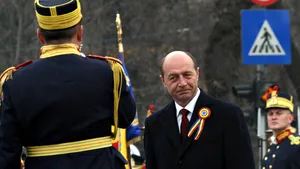 Băsescu foc şi pară după ce TVR a transmis ieri în direct Gala Premiilor de Excelenta a PD-L Iaşi