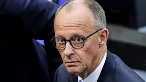 Friedrich Merz propune o nouă direcție în relația cu Donald Trump: „Trebuie să vorbim cu el, nu despre el”