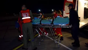 Cele patru persoane rănite grav în urma unui incendiu în Timiş au fost transportate în Capitală - GALERIE FOTO 