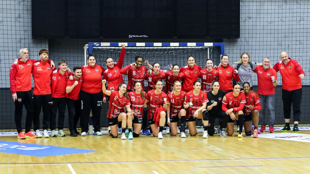 Gloria Bistrița învinge Dunărea Brăila și devine lider provizoriu în campionatul de handbal feminin